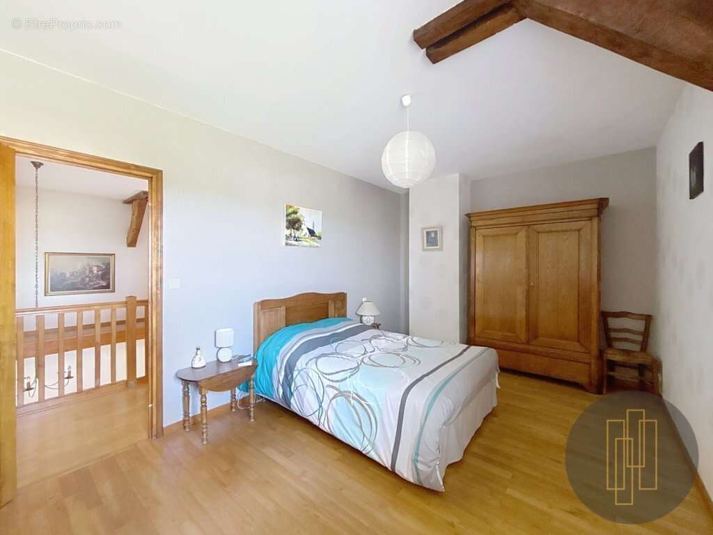 Maison à SAINT-ETIENNE-DES-OULLIERES