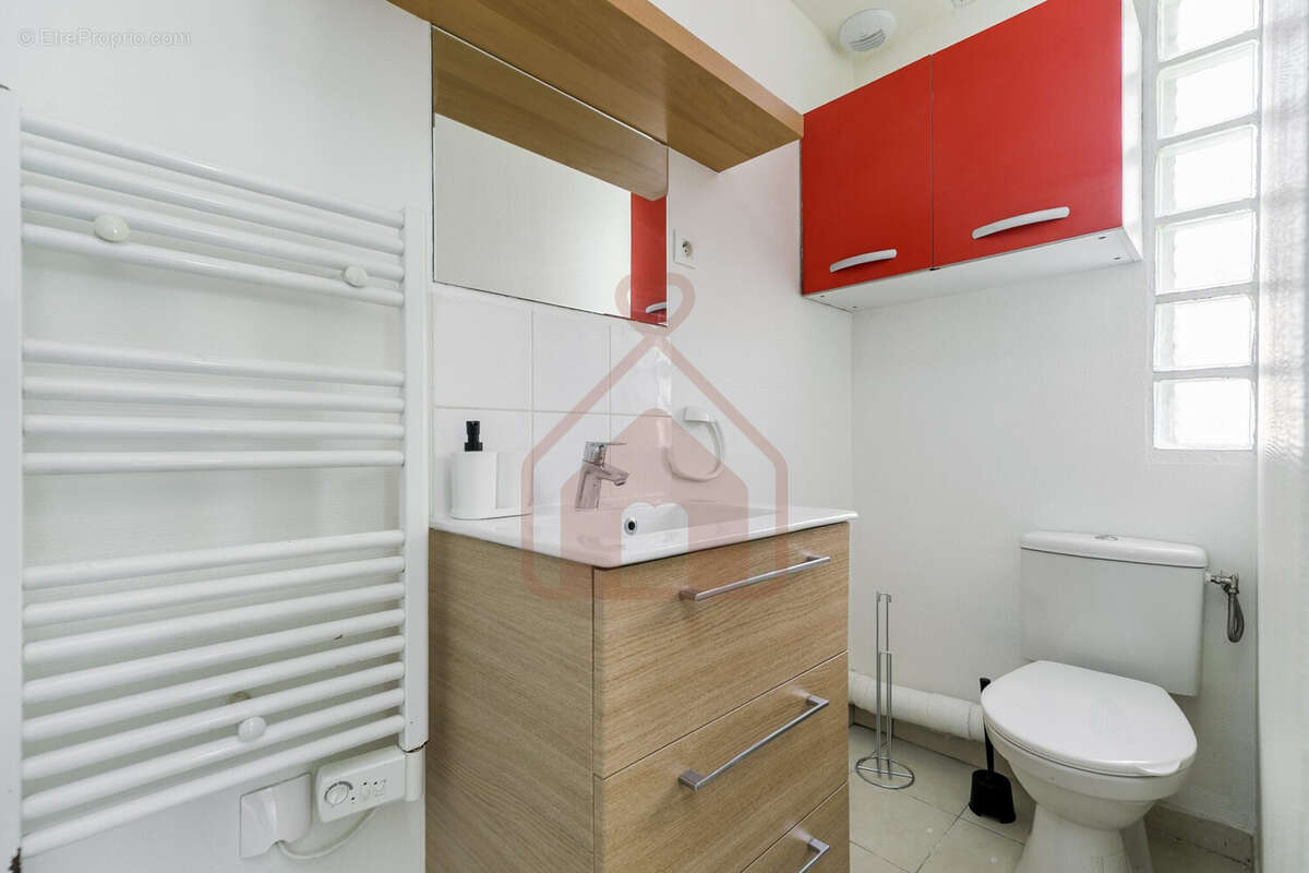 SALLE D'EAU  - Appartement à VILLEJUIF