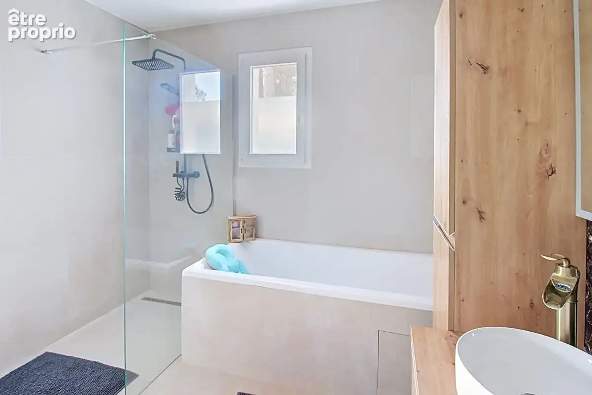 A VENDRE ! Villa neuve 5 chambres de 140 m² avec piscine et garage - VIDAUBAN - photo 18
