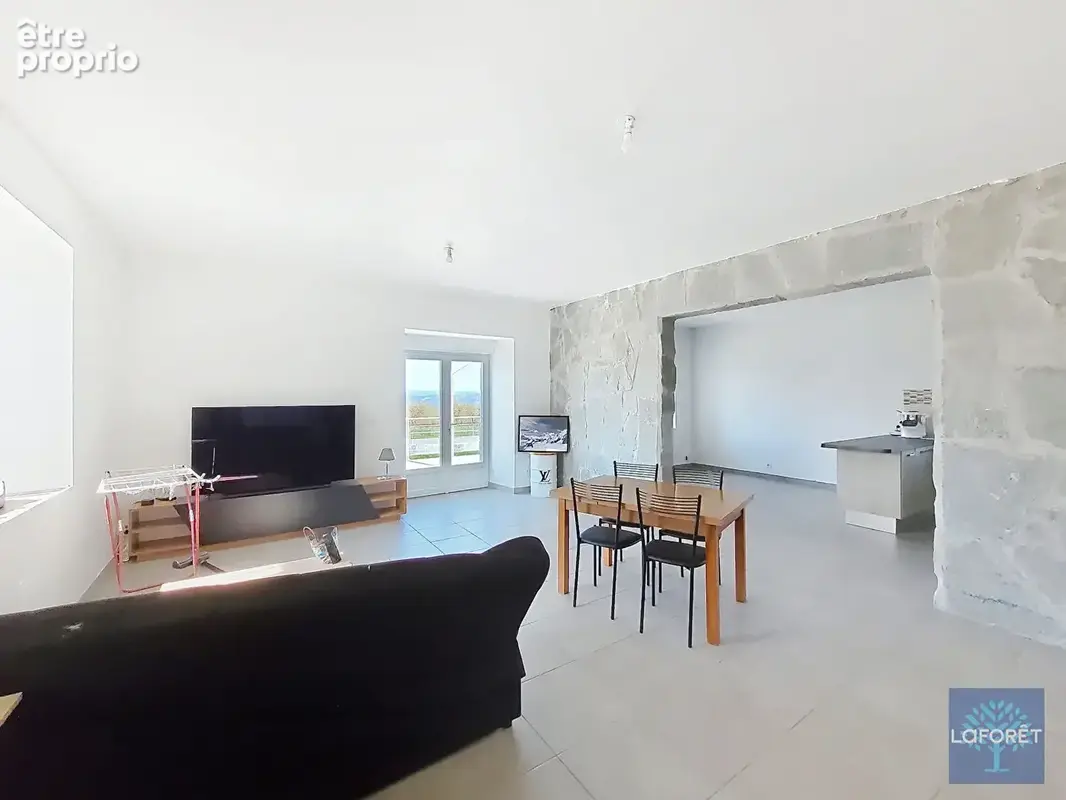 Magnifique corps de ferme rénové avec 5 chambres, dépendances et vue panoramique - photo 3