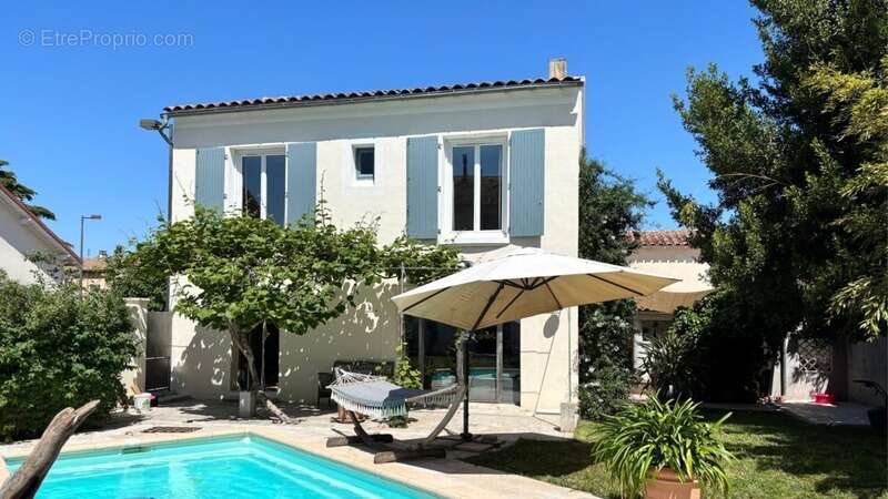 Maison à LE PONTET