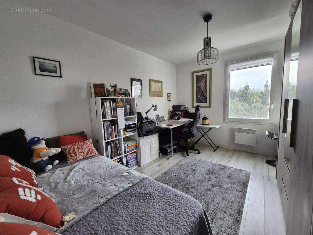 Maison à SAINT-LAURENT-DE-LA-PREE