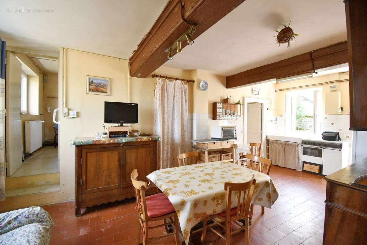 Maison 62 m² à Arleuf  - photo 2