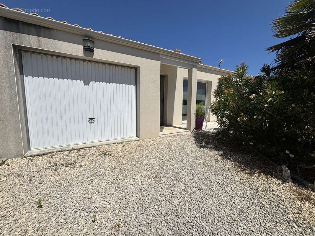 Maison plain pied de 92m2 . - photo 11