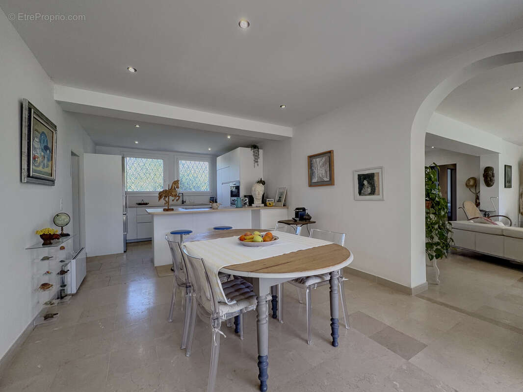 Maison à SIX-FOURS-LES-PLAGES