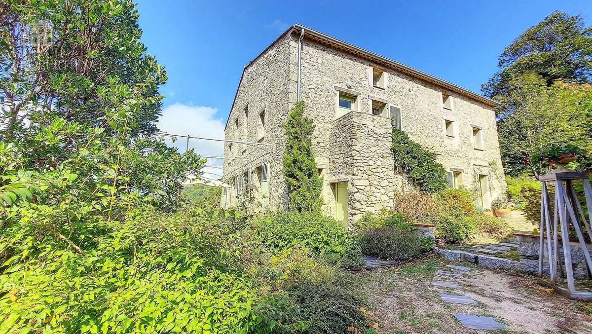 Maison à SAINT-LAURENT-DE-CERDANS