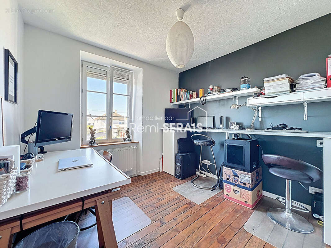 Maison à SAINT-DENIS-DE-MERE