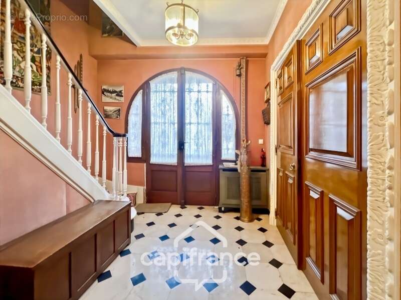 Maison à SAINT-MAUR-DES-FOSSES