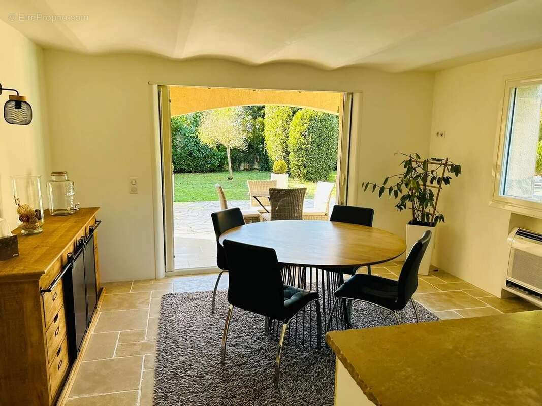 Maison à MOUGINS
