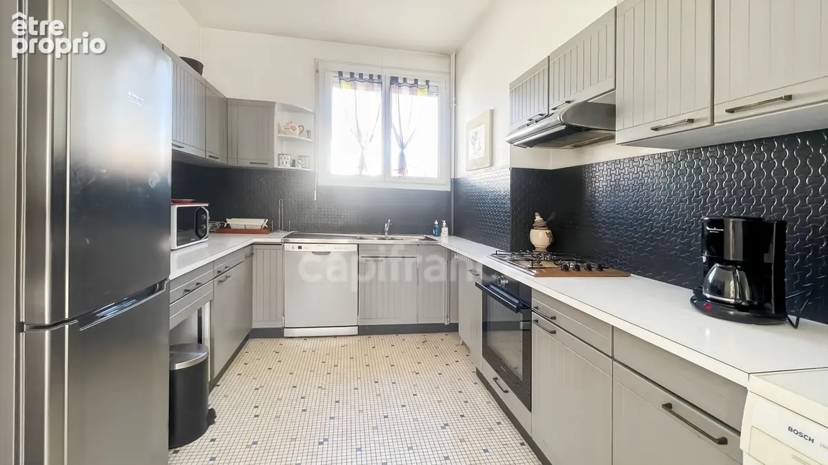 ROYAN, Quartier Eglise Notre-Dame : T3 de 93 m² au 1er étage avec balcon et jardin partagé - photo 6