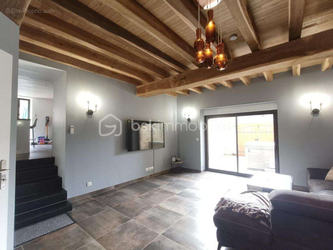 Maison à SAINT-MARTIAL-DE-NABIRAT