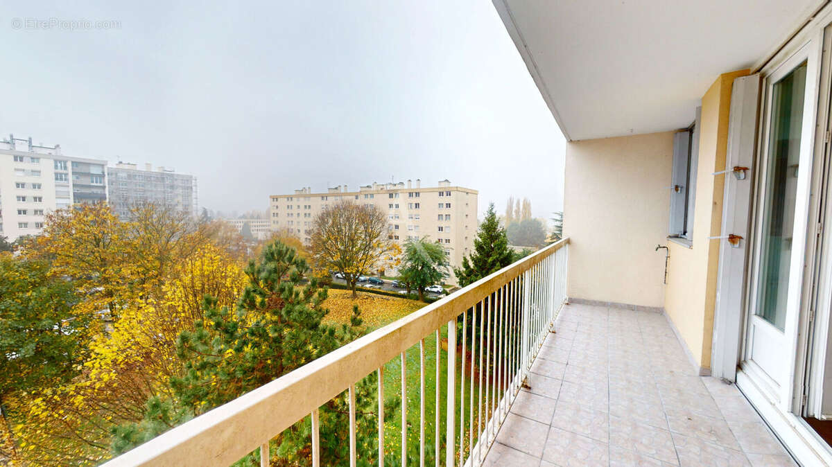 Appartement à CHILLY-MAZARIN