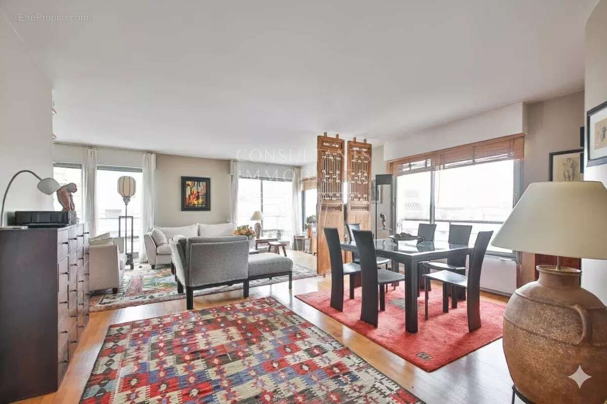 Appartement à PARIS-15E