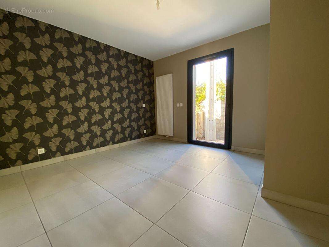 Appartement à BARBENTANE