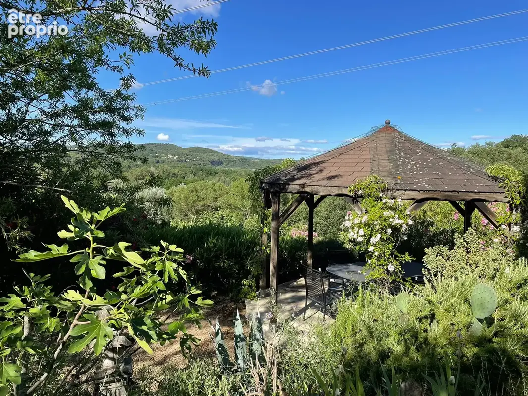 Maison familiale avec piscine, jardin arboré et terrain de pétanque - photo 5