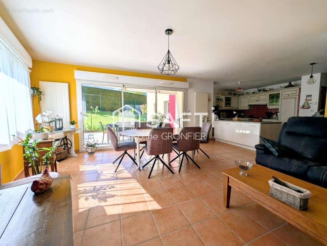 Photo 9 - Appartement à MONTCEAU-LES-MINES