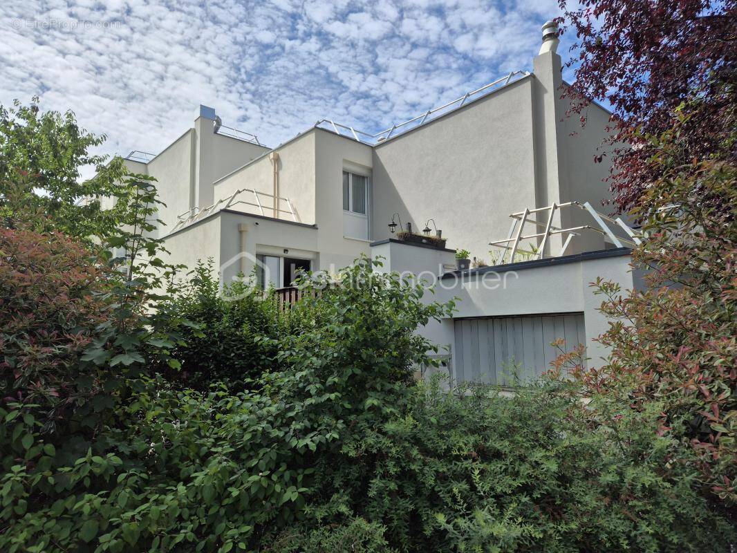 Appartement à COURCOURONNES