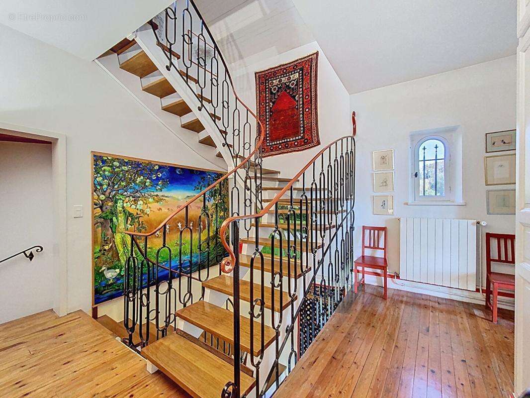 Maison à BEYNAC-ET-CAZENAC