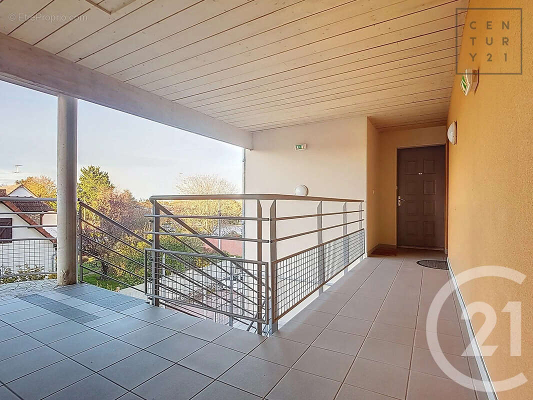 Appartement à SAINT-JULIEN-LES-VILLAS