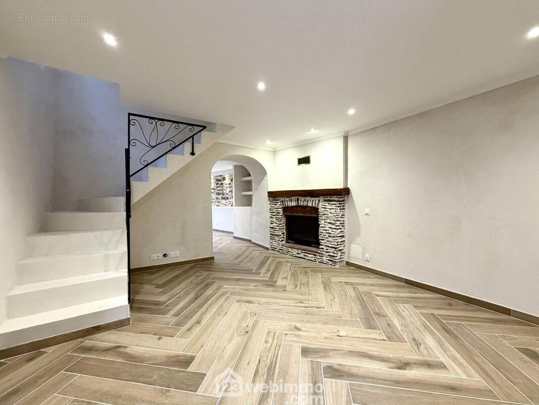 Une maison très bien rénovée de 96 m2 - Maison à ORTIPORIO