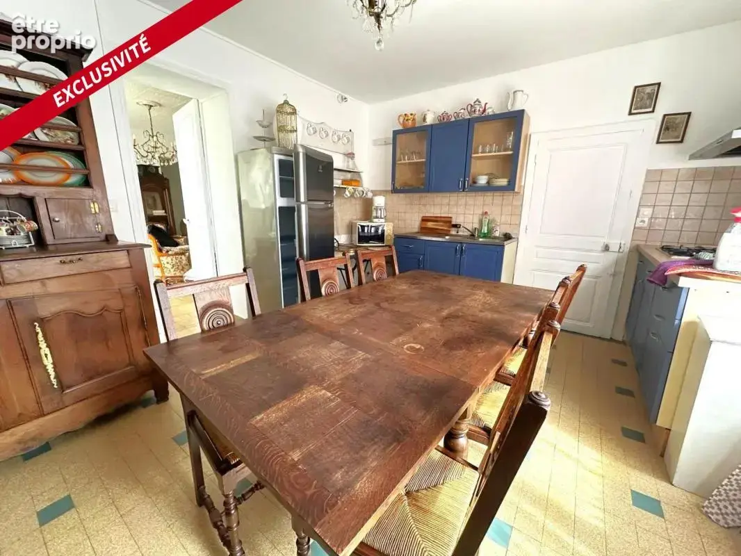 Maison bourgeoise en pierre, charme et potentiel ! - photo 3