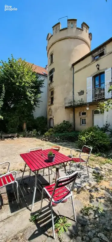 Maison à LES MARTRES-DE-VEYRE