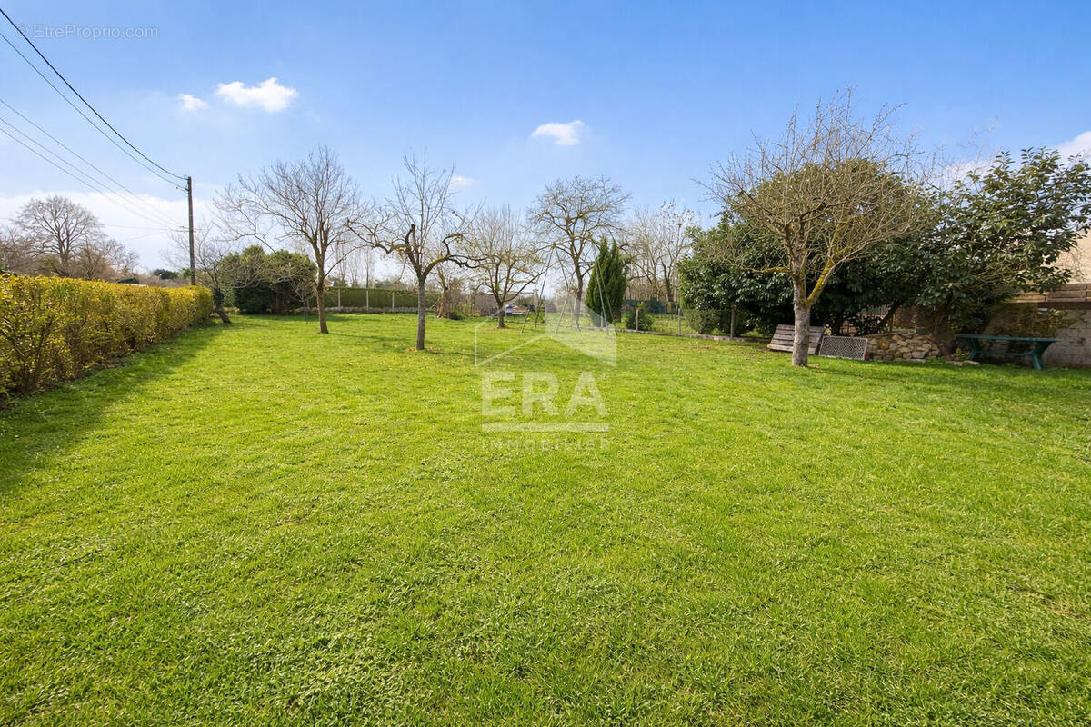 Terrain à LA CHAPELLE-GAUTHIER