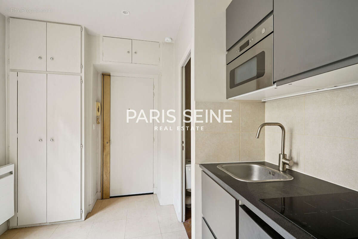 Appartement à PARIS-7E