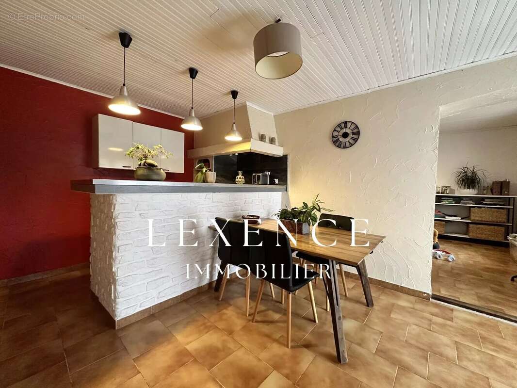 Maison à LA FARE-LES-OLIVIERS