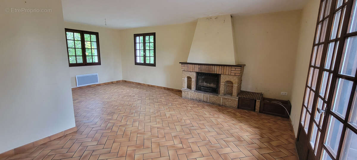 Pavillon familial avec vie de plain-pied dans un secteur recherché ! - photo 4