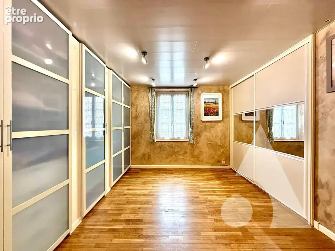 Maison  ancienne de 195 m² 4 chbres avec dépendance et jardin - photo 12