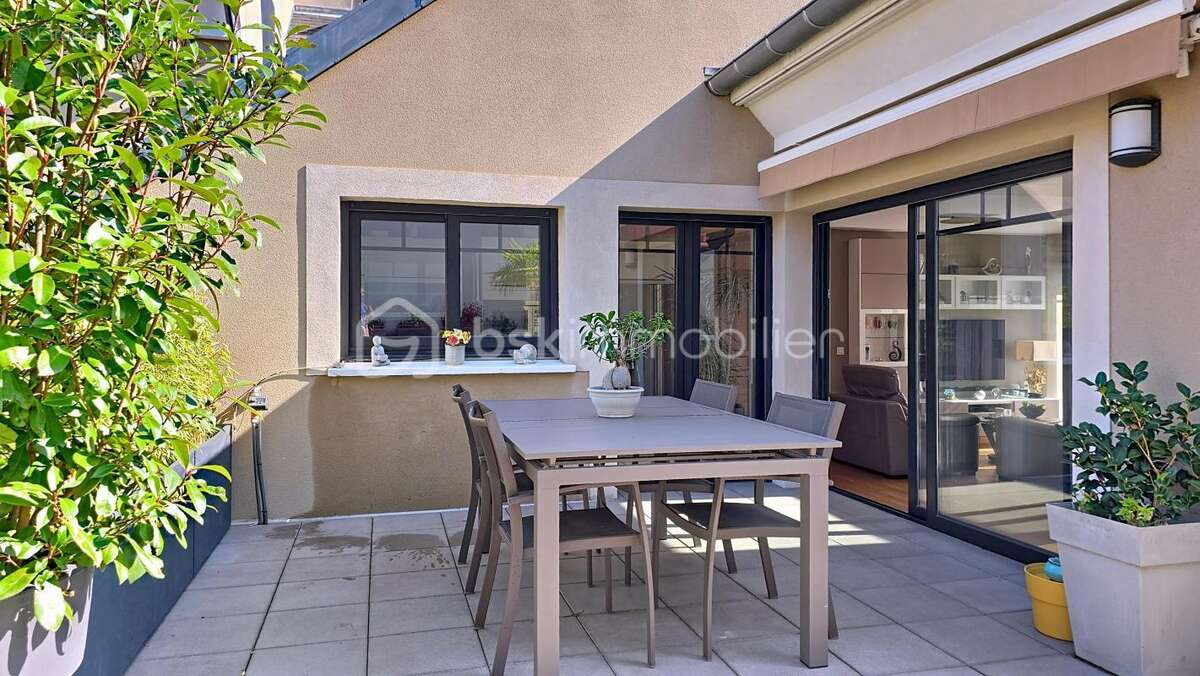 Appartement à CHEVRY-COSSIGNY