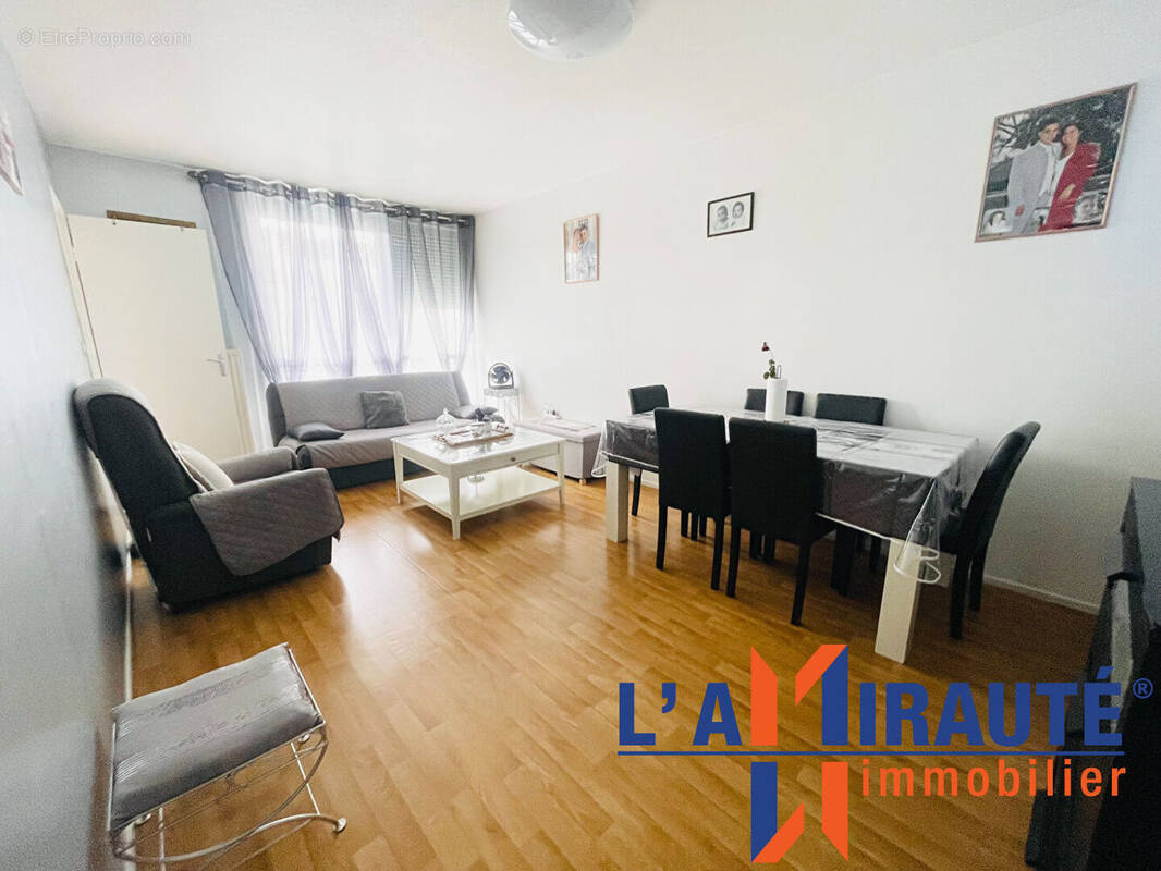 Appartement à SARTROUVILLE