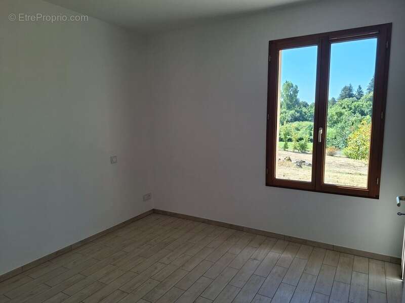 Maison de plain-pied -3 chambres - sans travaux- à Pressignac Vicq (24) - photo 11