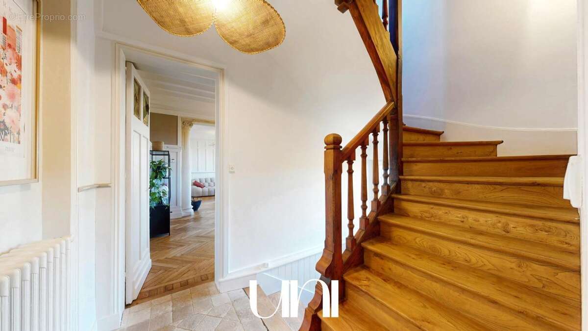 Maison à FLEURY-SUR-ORNE