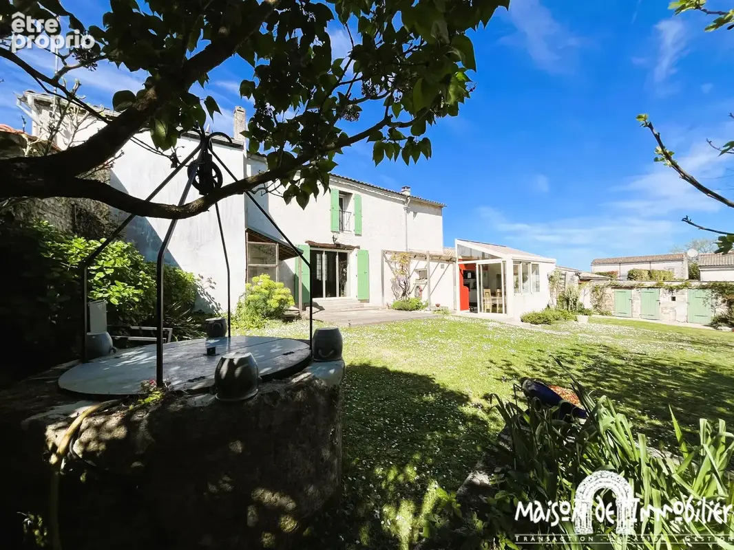 Proche meschers - maison 4 pieces - piscine - beau jardin - dependances - photo 2