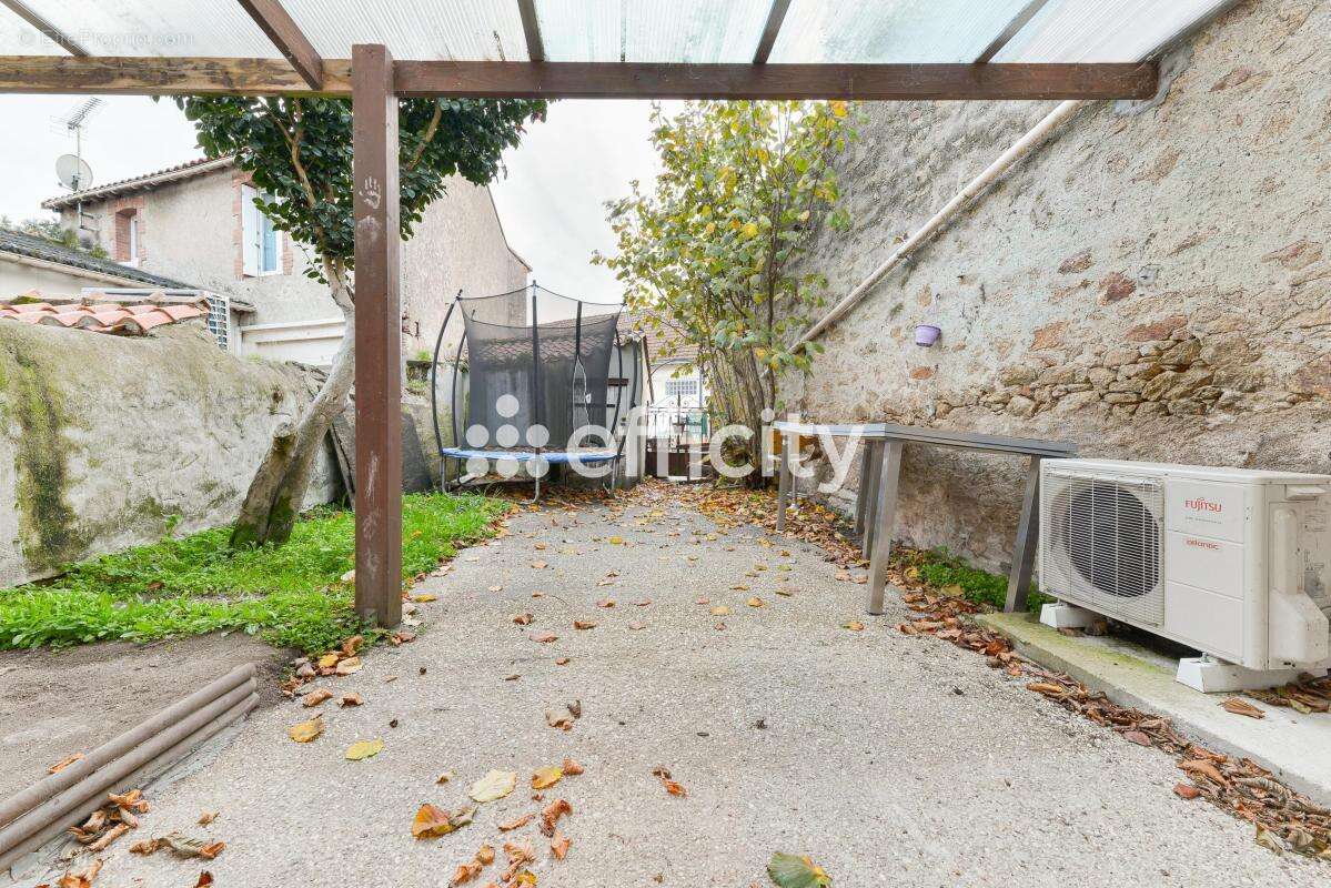 Maison à AIGREFEUILLE-SUR-MAINE