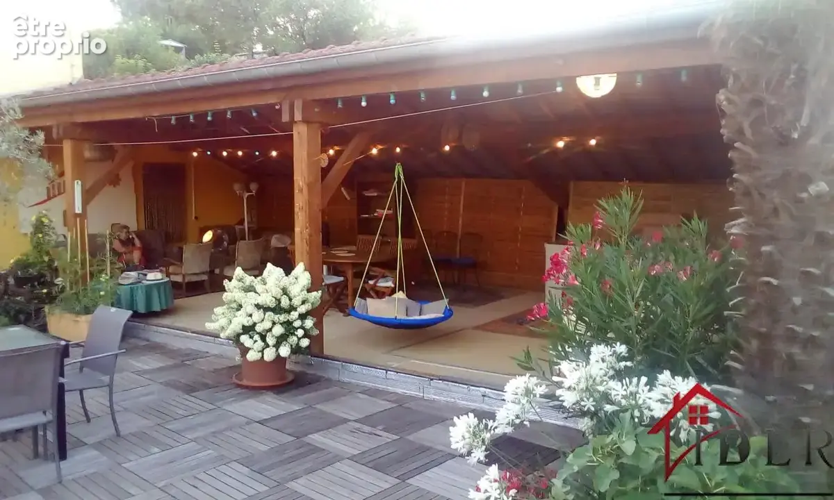 immeuble commercial et d'habitation de 430 m2 - photo 3