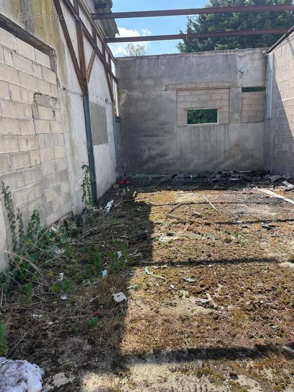 Commerce à COUCY-LE-CHATEAU-AUFFRIQUE