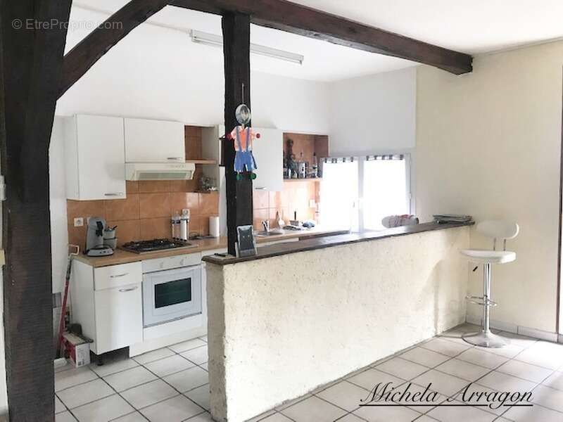 Maison à SAINT-PASTOUR