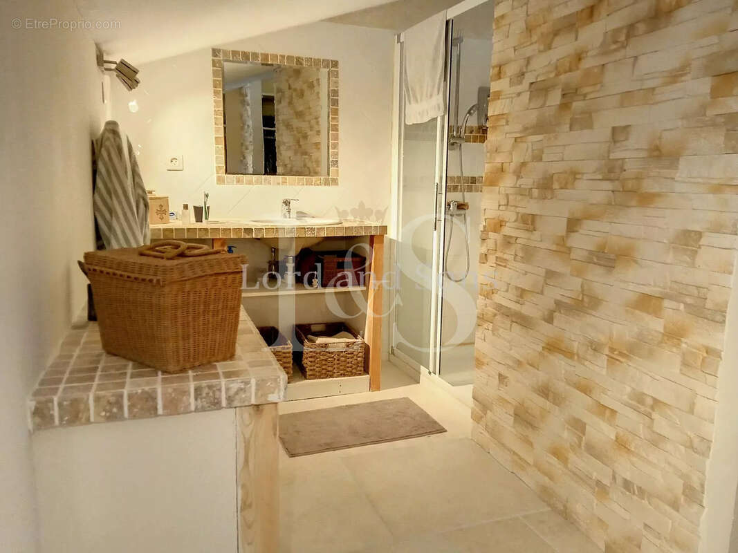 Maison à VAISON-LA-ROMAINE