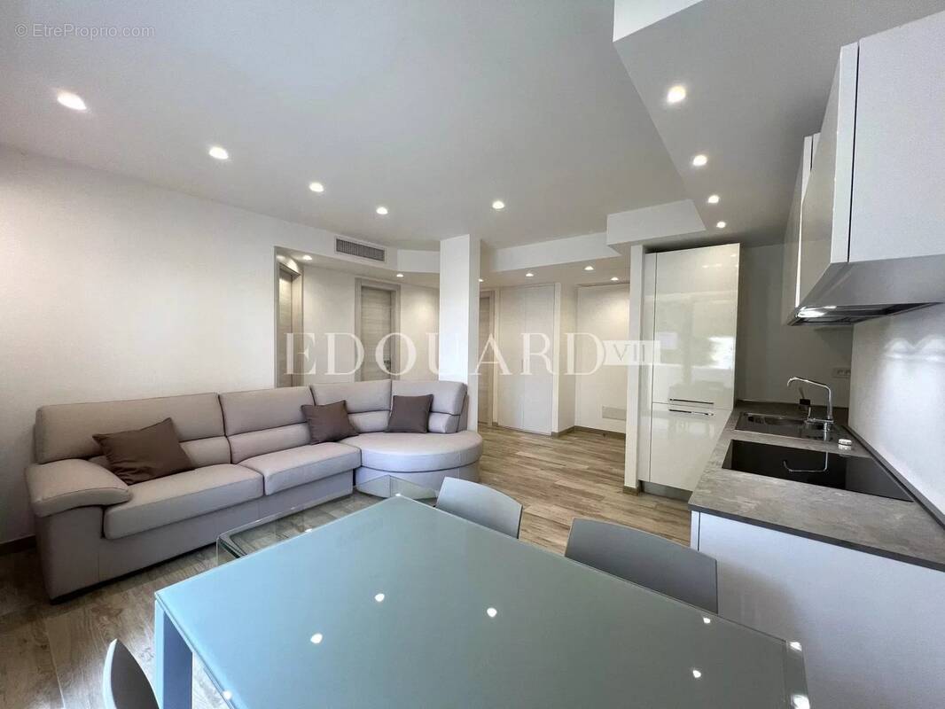 Appartement à ROQUEBRUNE-CAP-MARTIN