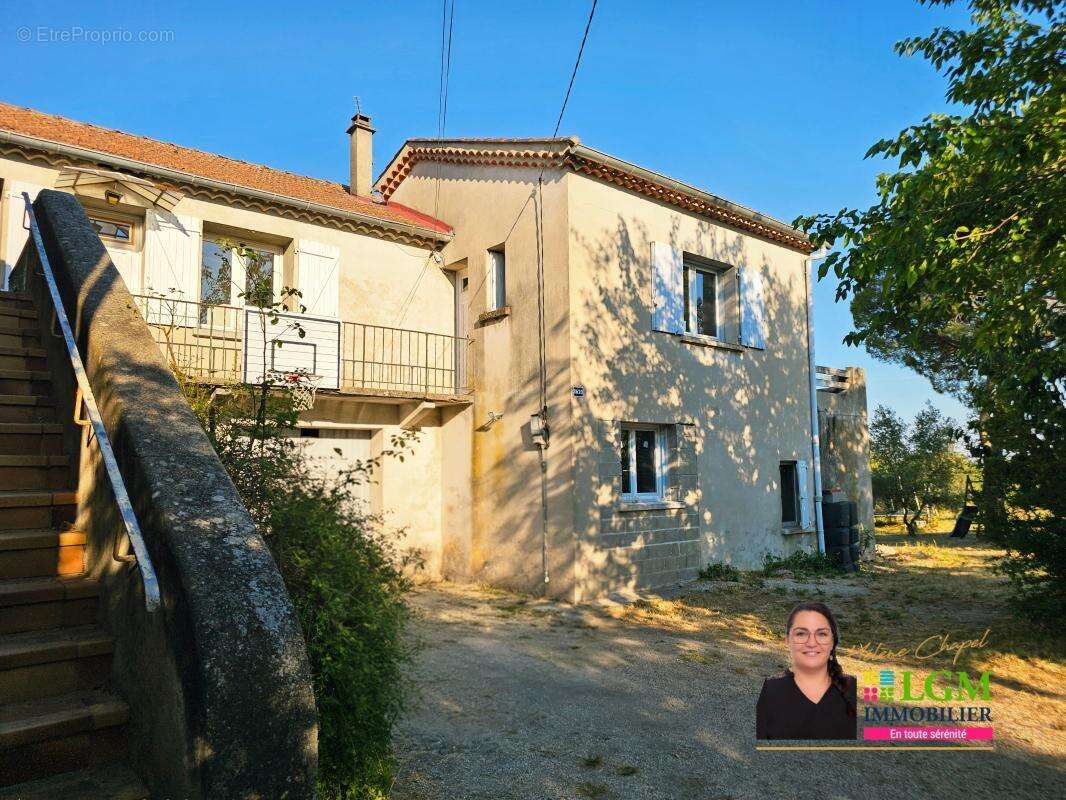 Maison rénovée + dépendance + grand terrain et potentiel : une belle opportunité ! - photo 2