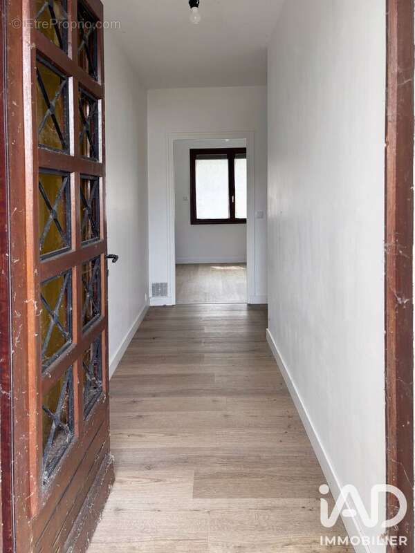 Maison 141 m² à Saint-Sauveur  - photo 2