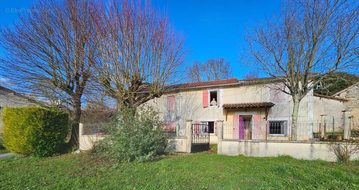 Photo 1 - Maison à COMBERANCHE-ET-EPELUCHE