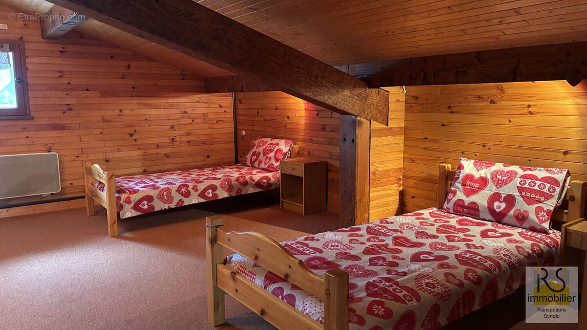 Chambre 2 - Appartement à ARACHES-LA-FRASSE