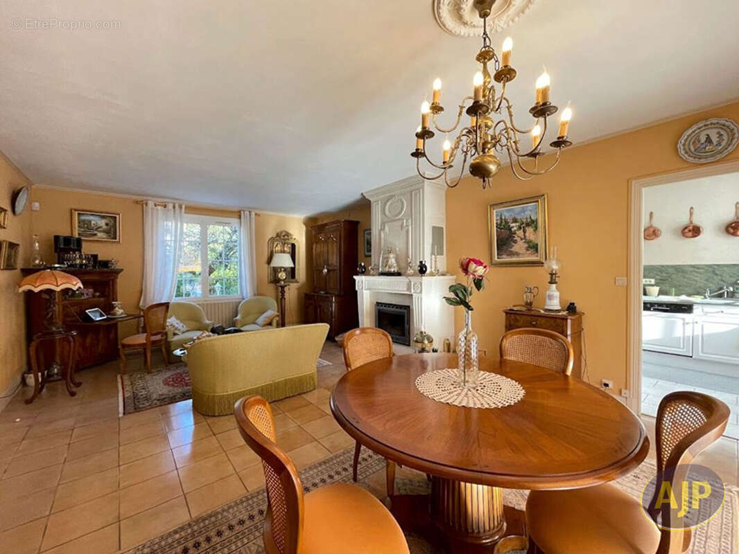 Maison à SAINT-BRIS-DES-BOIS