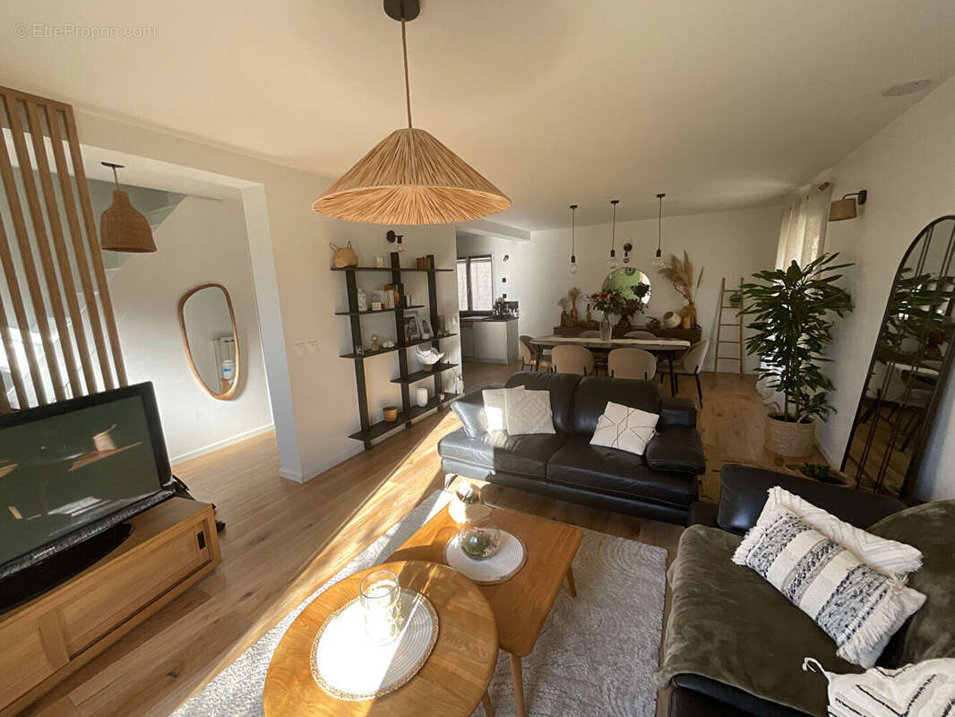 Exclusivité * maison familialle * beaux volumes et beau terrain * 4 chambres * - photo 5