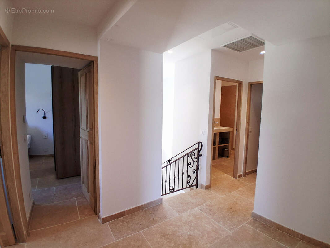 Maison à GORDES