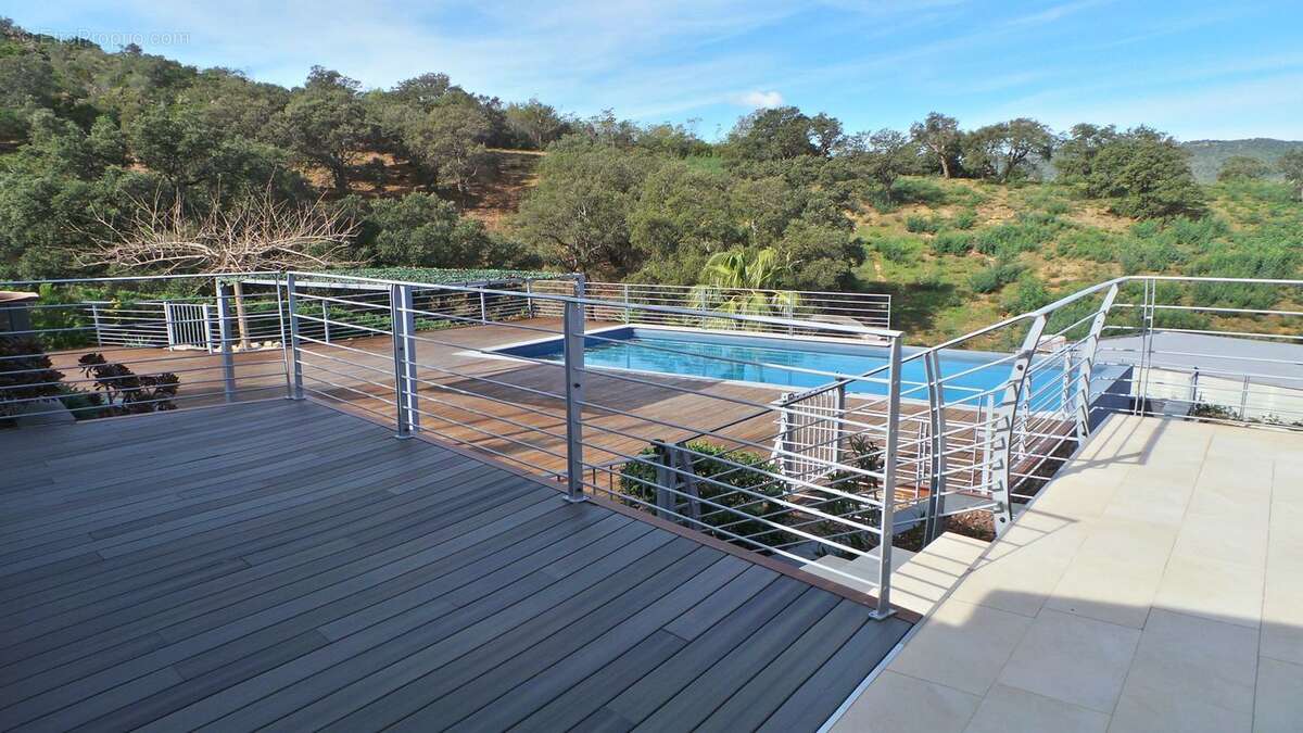 Maison à LES ISSAMBRES